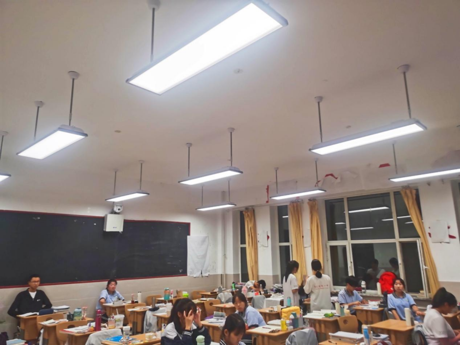 牙克石林業第（dì）一中學