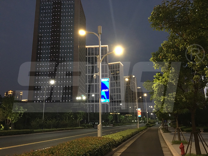 智慧路燈,上海色多多AV导航（sī）,新一代,通信,路燈杆,助力建（jiàn）設,智慧城市