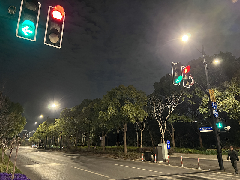 多功能綜合燈杆,城市信（xìn）息化建設的關鍵一環