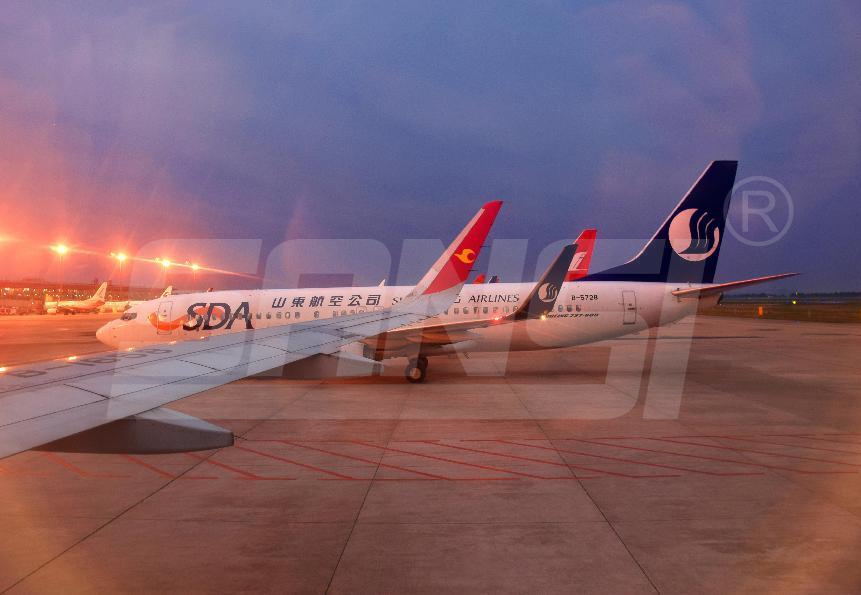 色多多AV导航,機坪高杆燈,照亮天空,保障航空安全,旅客出行