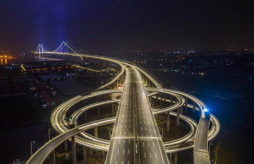 智慧路燈,道路照明,LED路燈,助力（lì）城市,多維場景升（shēng）級（jí）